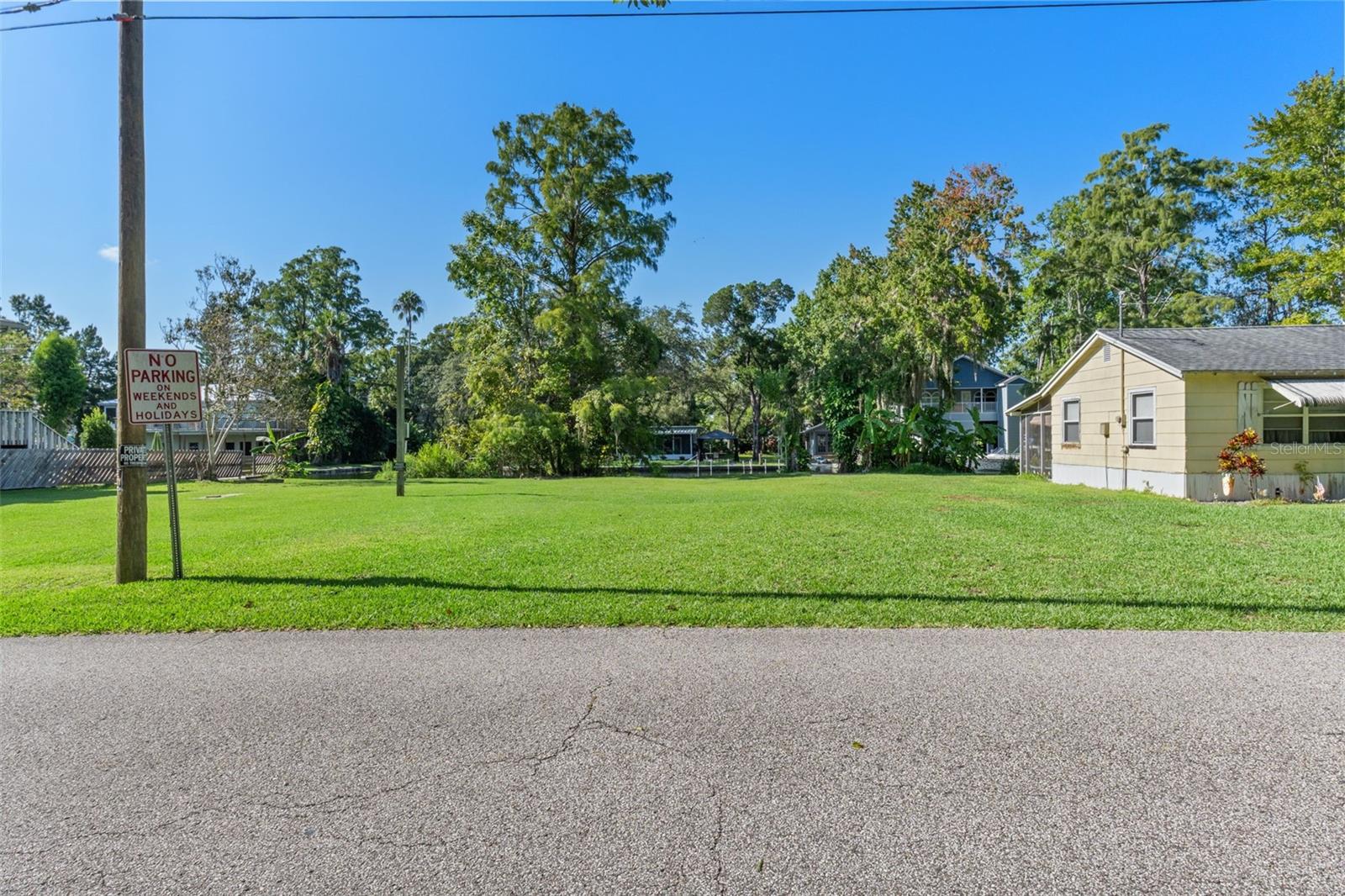 WEEKI WACHEE GARDENS - Land