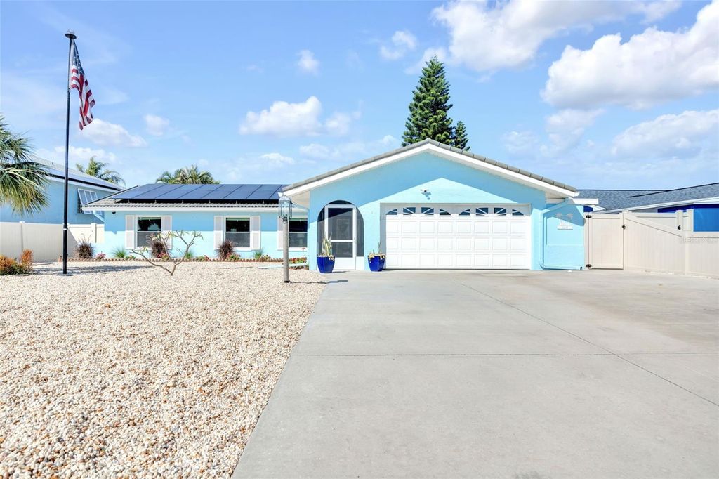 Photo of 1015 Spindle Palm Way, Apollo Beach, FL 33572 (MLS # TB8378015)