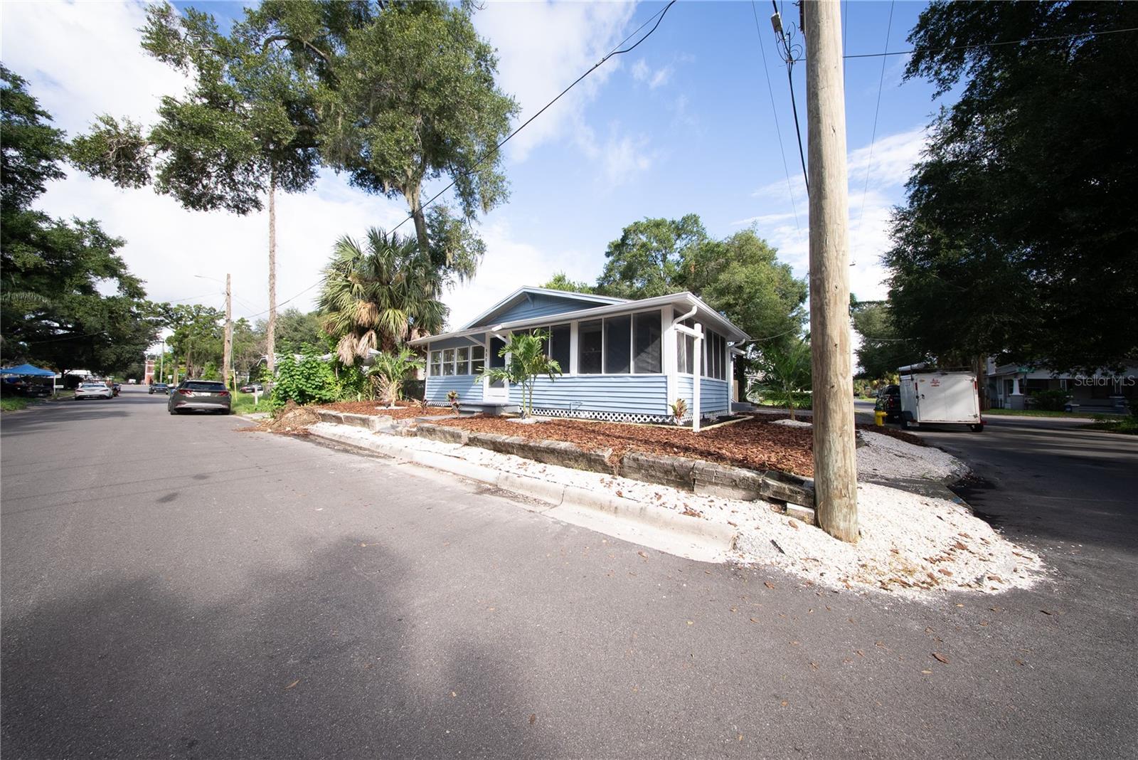 922 E IDA STREET