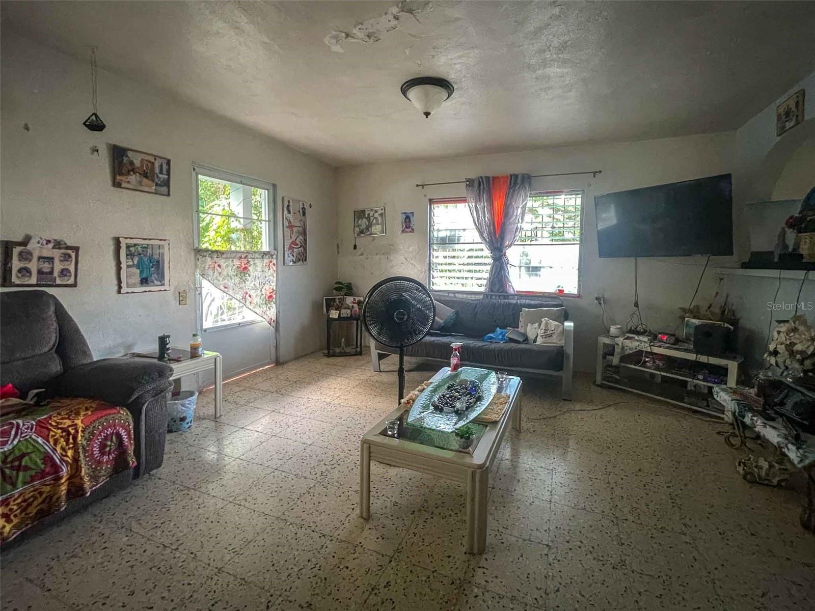 144 CALLE GRANATE