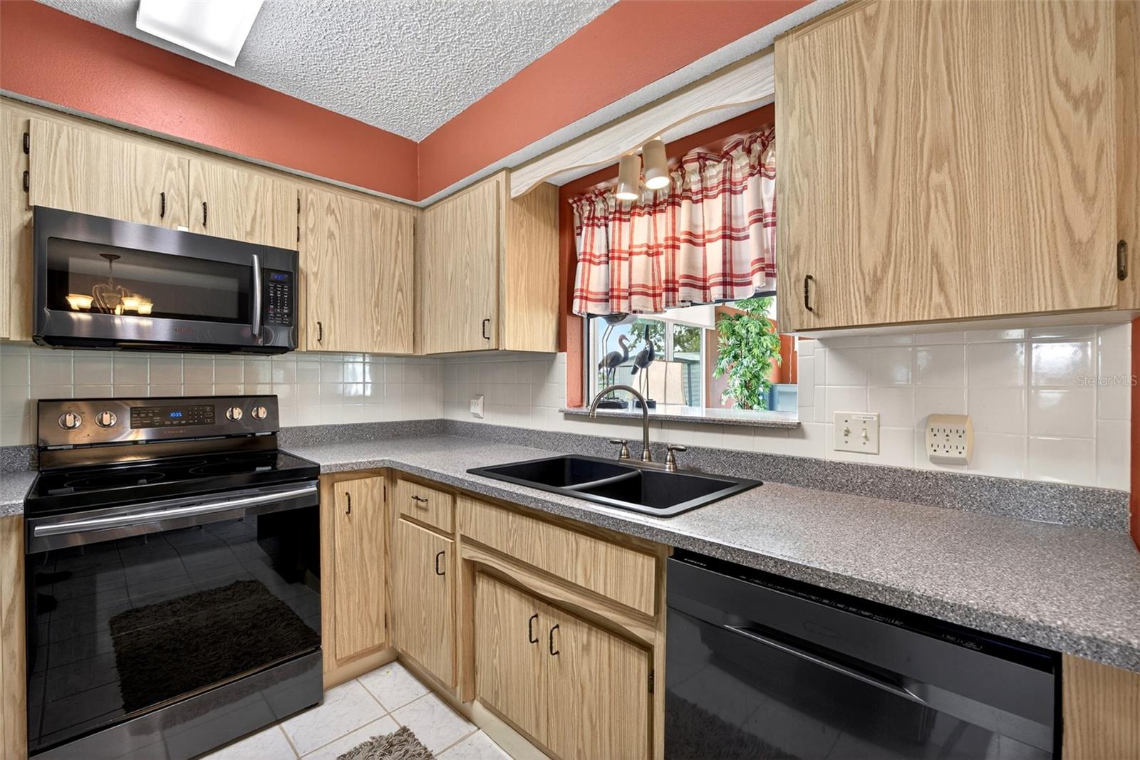 MAY TERRACE - Residential