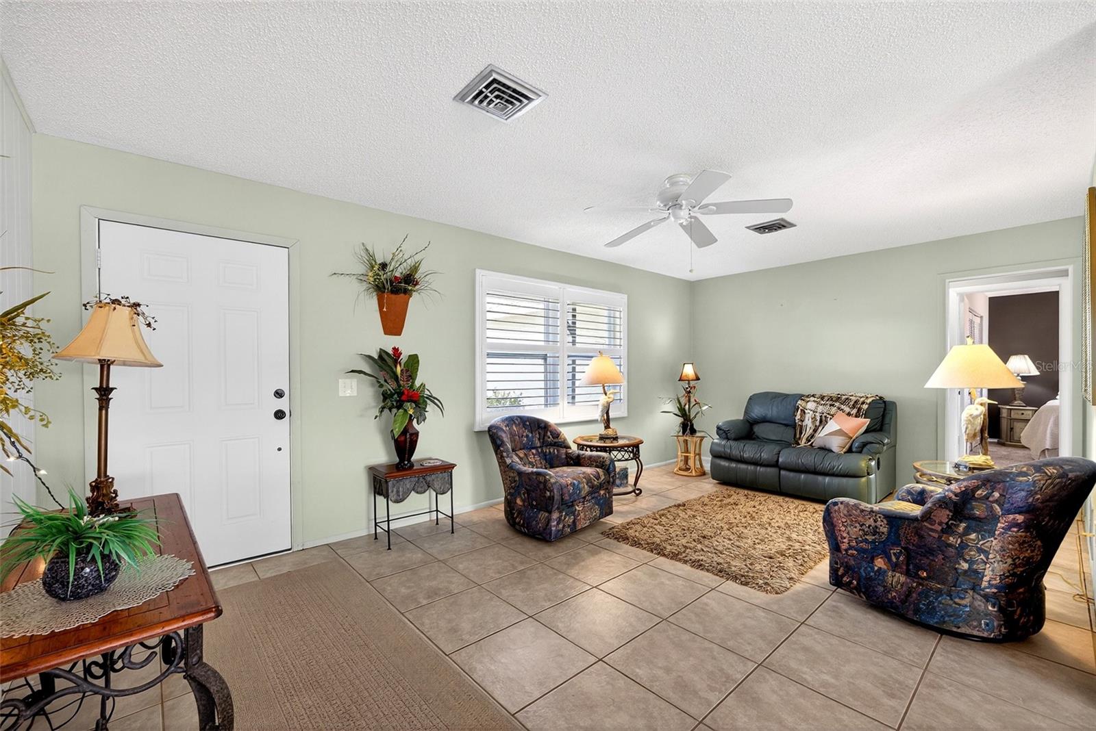 1255 LINCOLN DRIVE