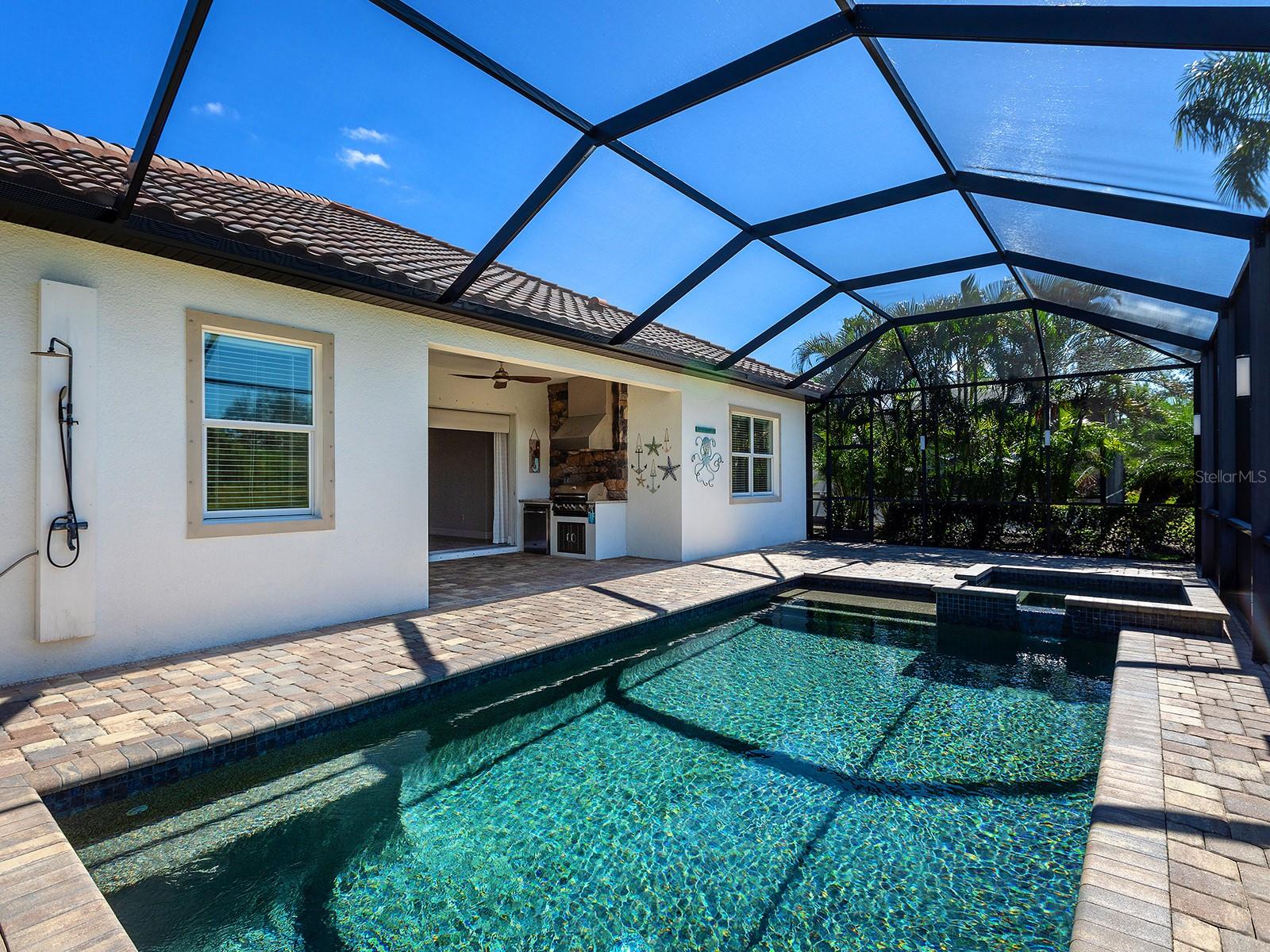 ARBOR GRANDE - Residential