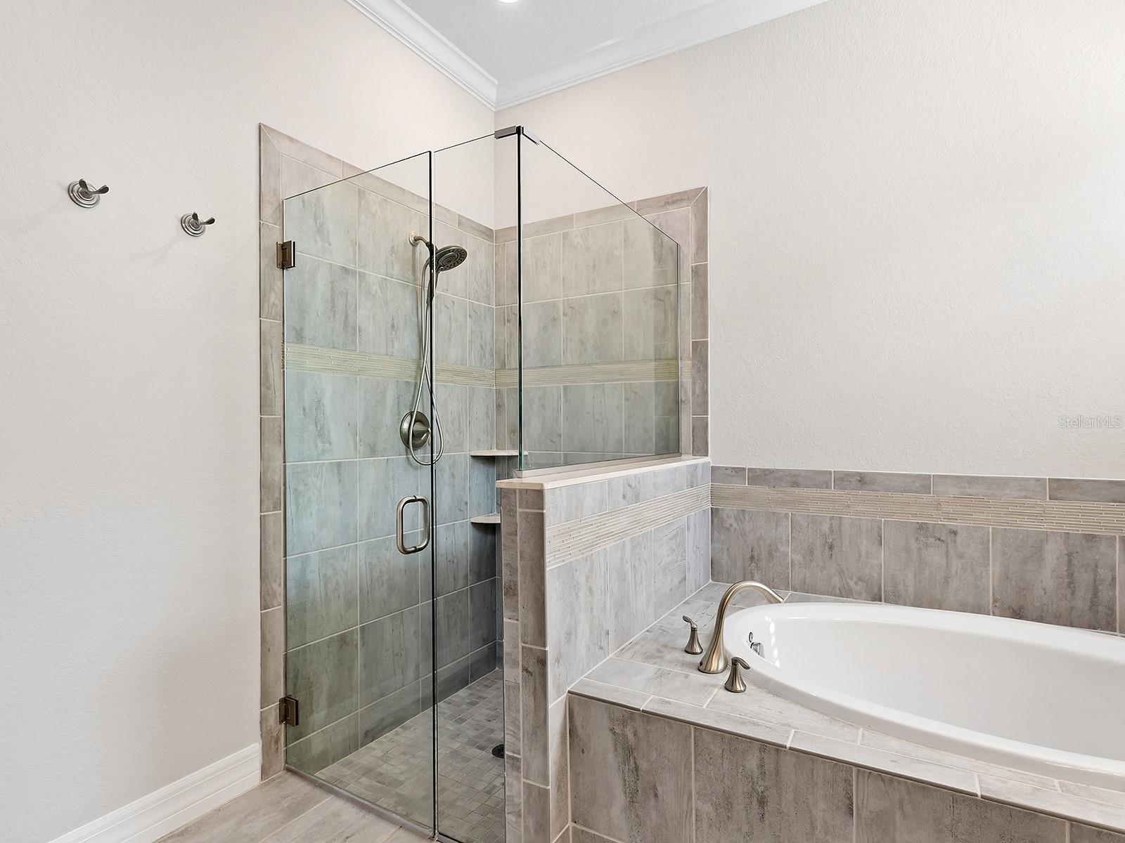 ARBOR GRANDE - Residential