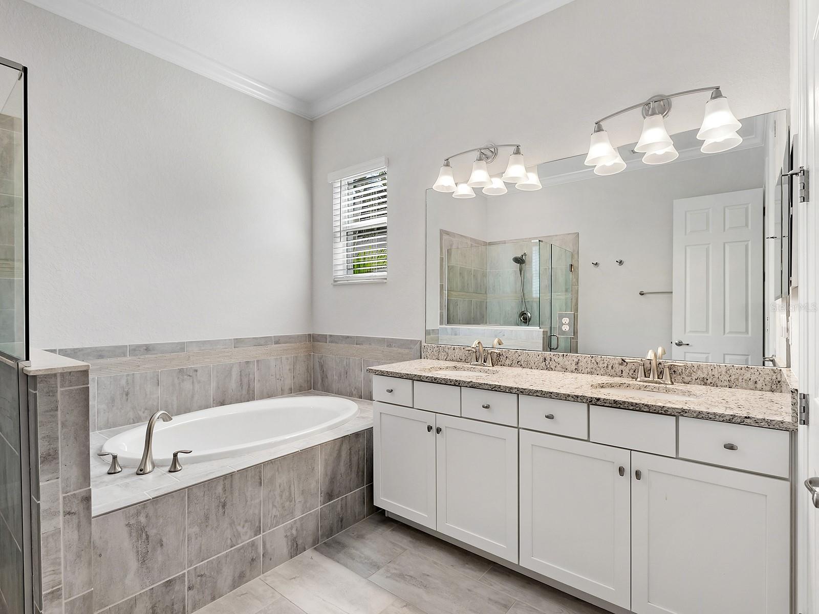 ARBOR GRANDE - Residential