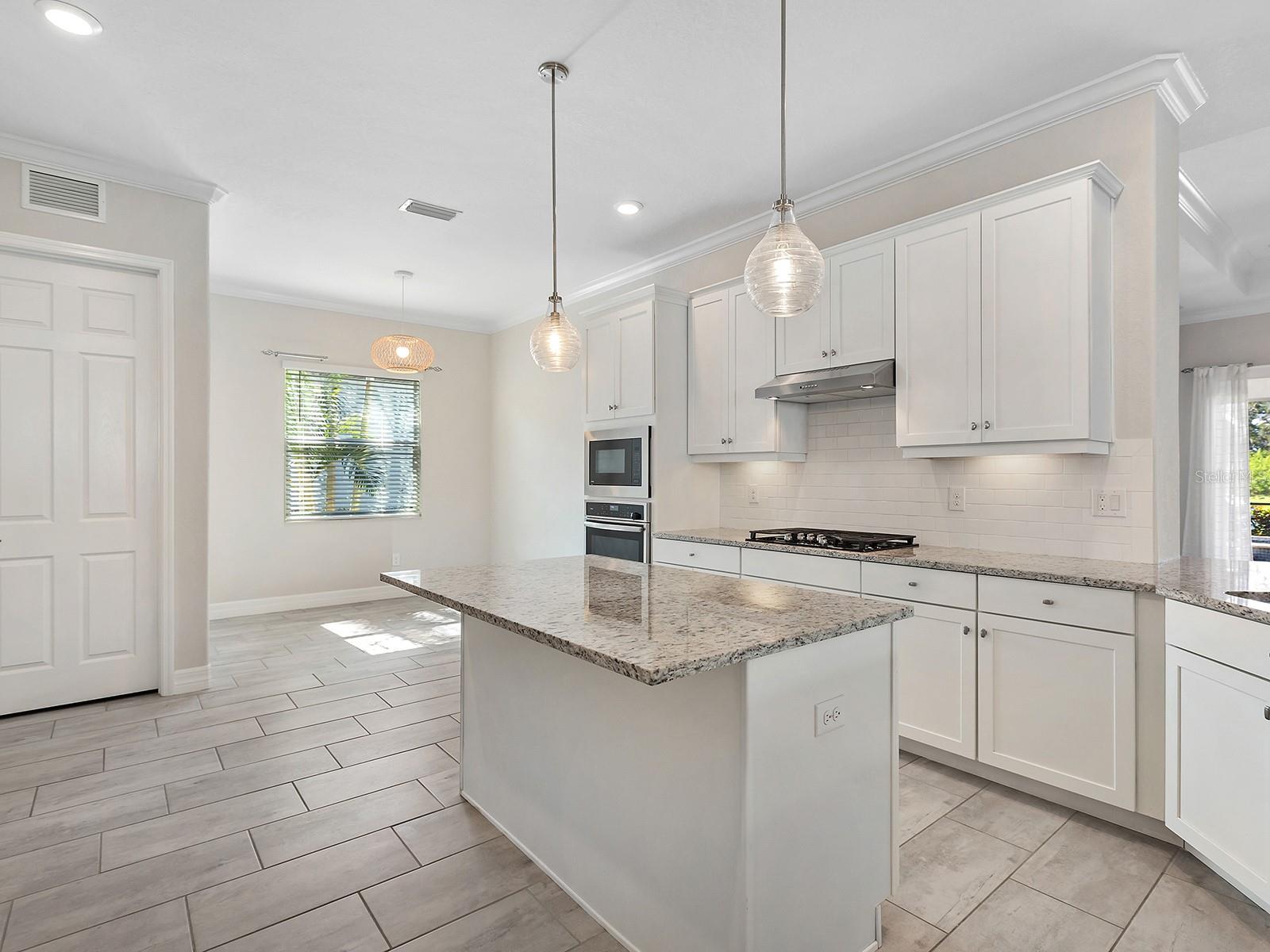 ARBOR GRANDE - Residential