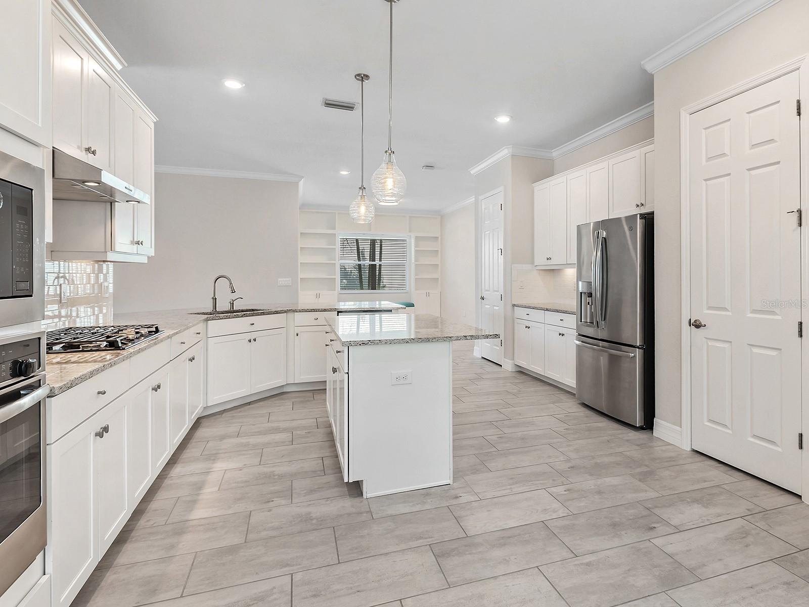 ARBOR GRANDE - Residential