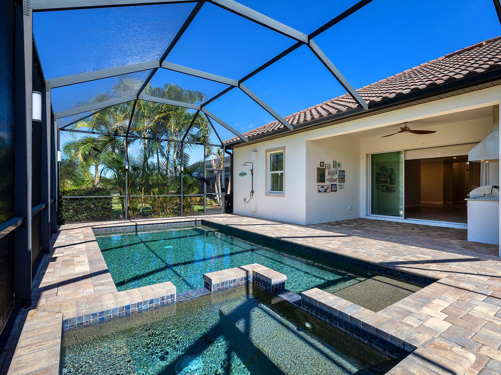 ARBOR GRANDE - Residential