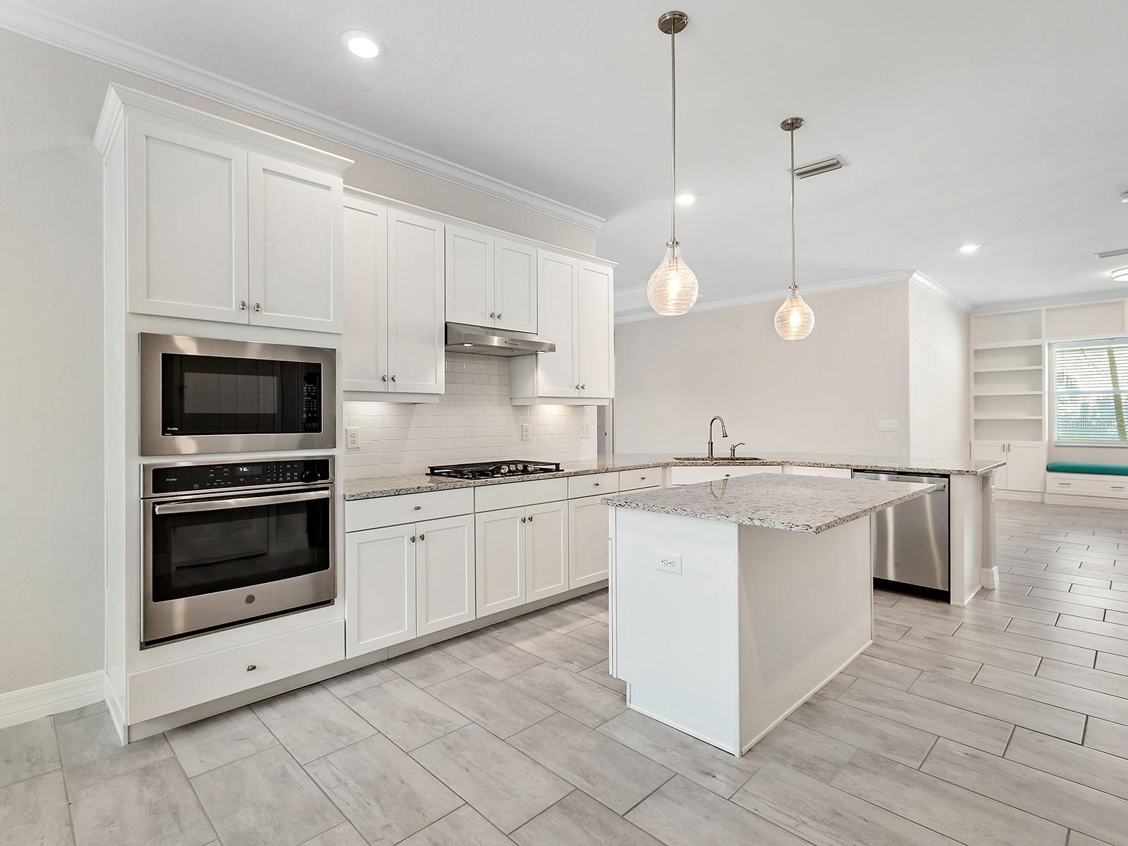 ARBOR GRANDE - Residential