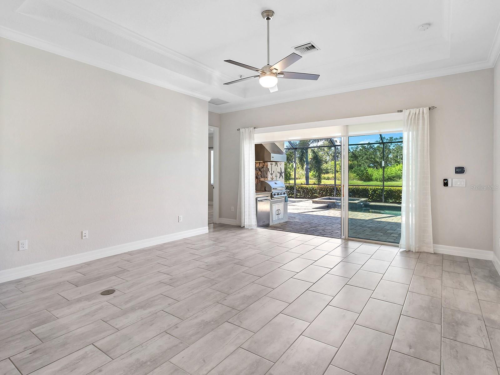 ARBOR GRANDE - Residential