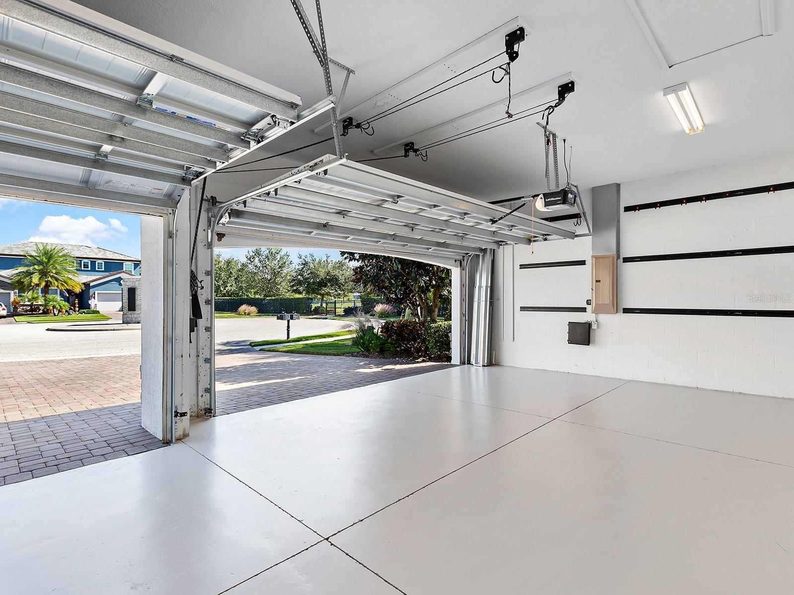 ARBOR GRANDE - Residential