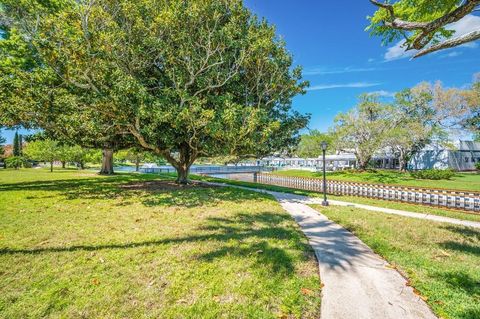 A home in SEMINOLE