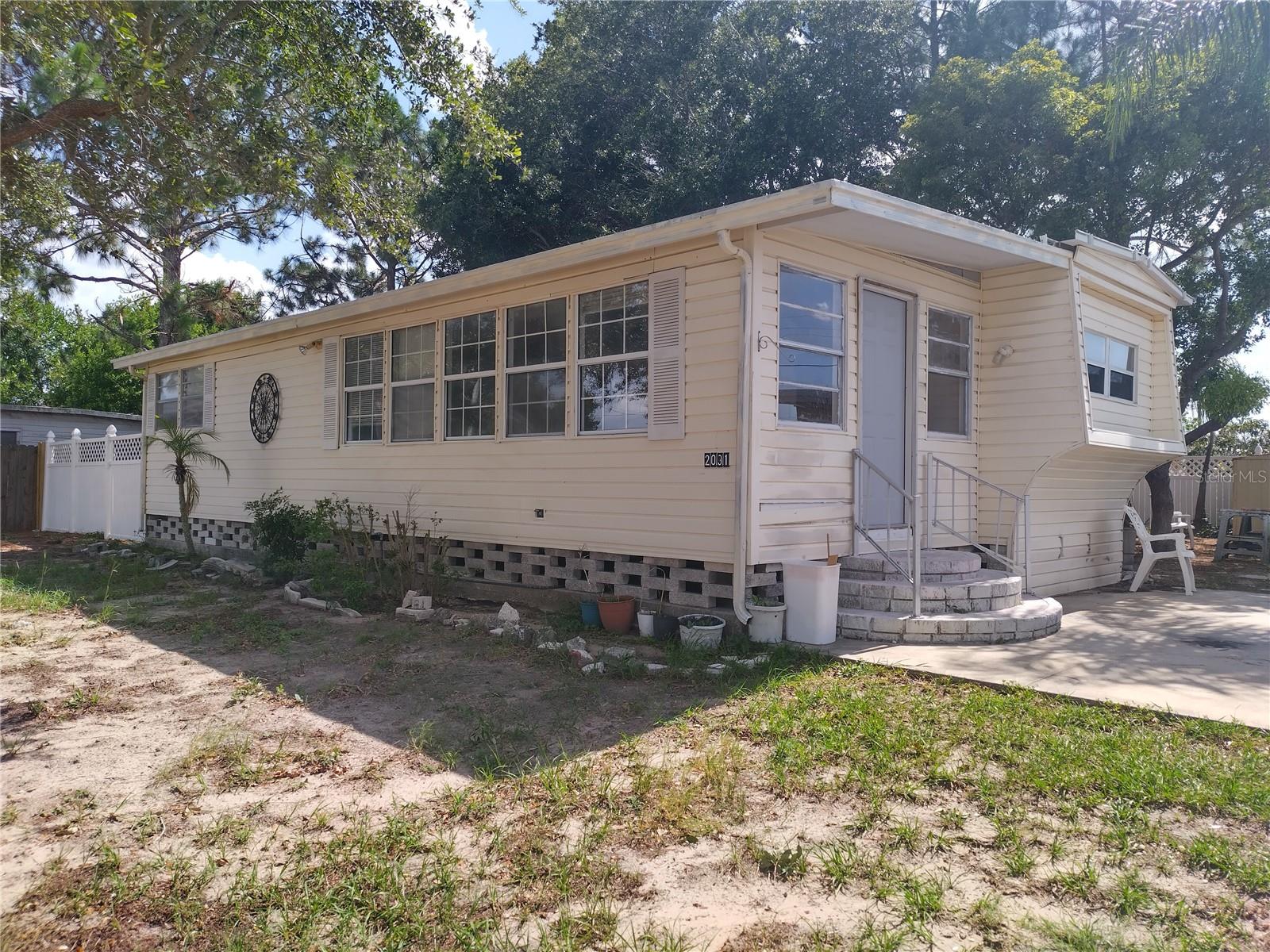 PLEASE DO NOT DISTURB TENANT STILL IN THE HOME
AVAILABLE MID AUGUST
2 Bedroom, 1 1/2 Bathroom Mobile home in Holiday for rent. Utilities included up to certain amounts. Pet fees will apply. There is an $80 application fee for all adults 18 & over.