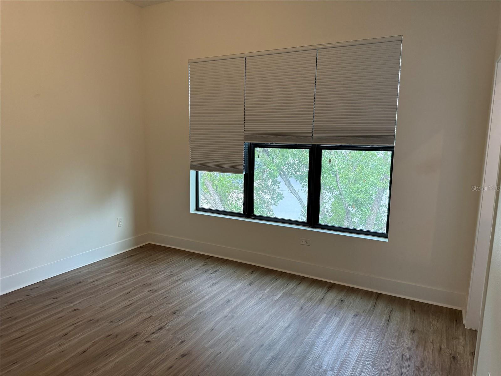 SOUTH WESTSHORE TWNHMS - Residential Lease
