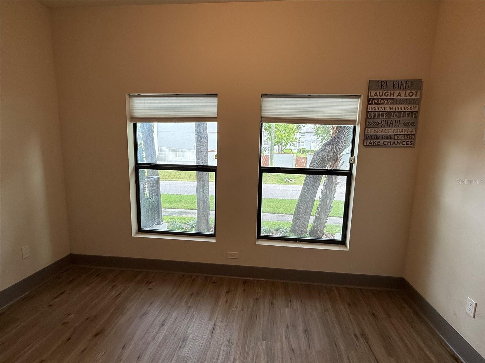 SOUTH WESTSHORE TWNHMS - Residential Lease