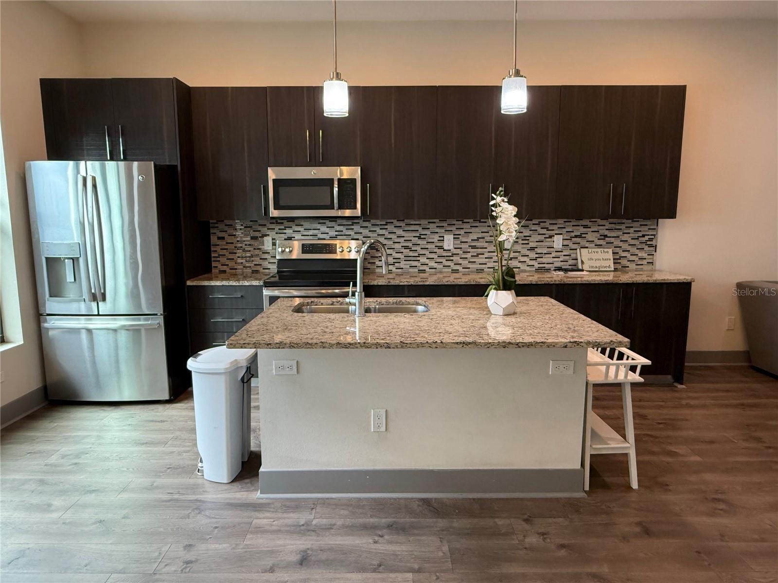 SOUTH WESTSHORE TWNHMS - Residential Lease