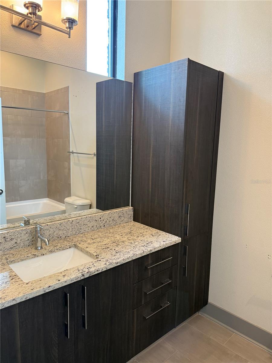 SOUTH WESTSHORE TWNHMS - Residential Lease