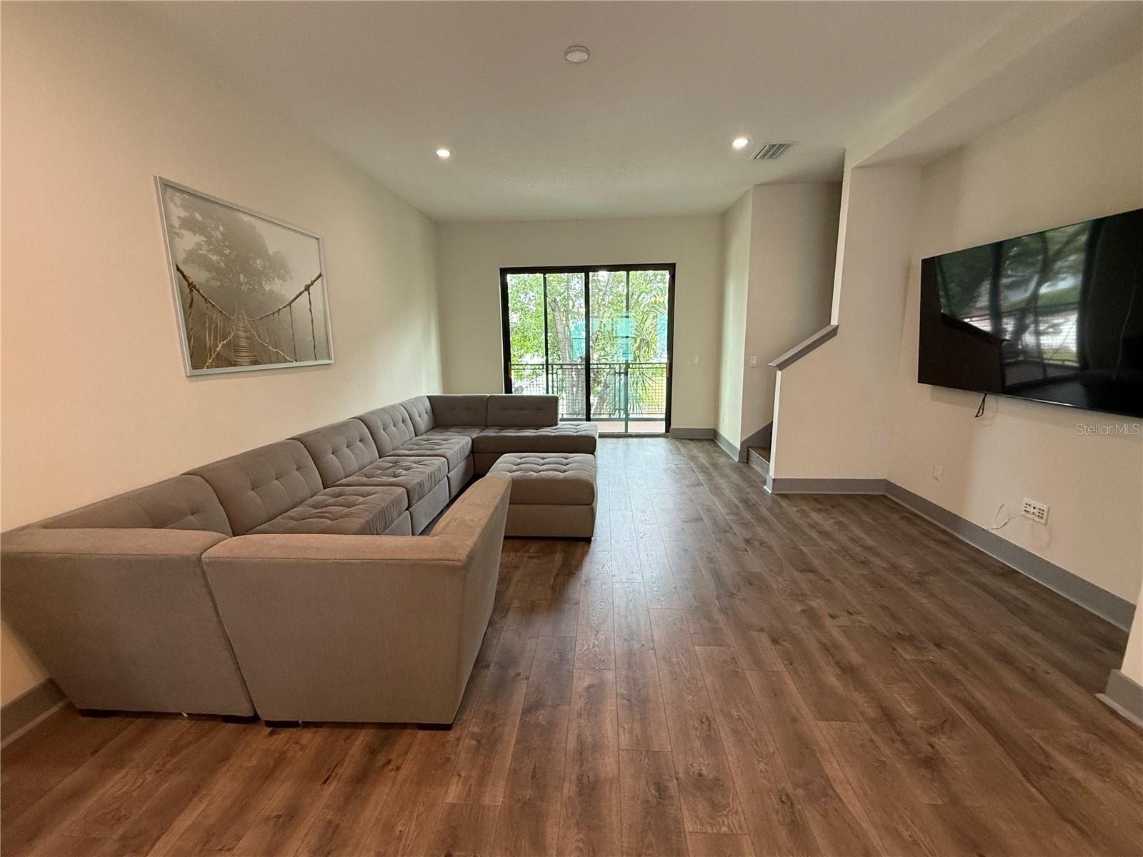 SOUTH WESTSHORE TWNHMS - Residential Lease