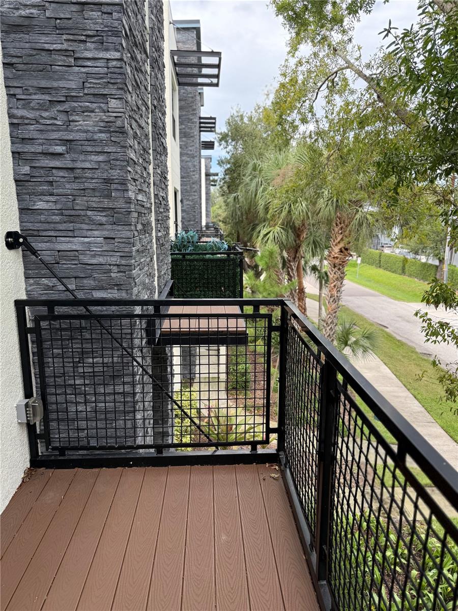 SOUTH WESTSHORE TWNHMS - Residential Lease