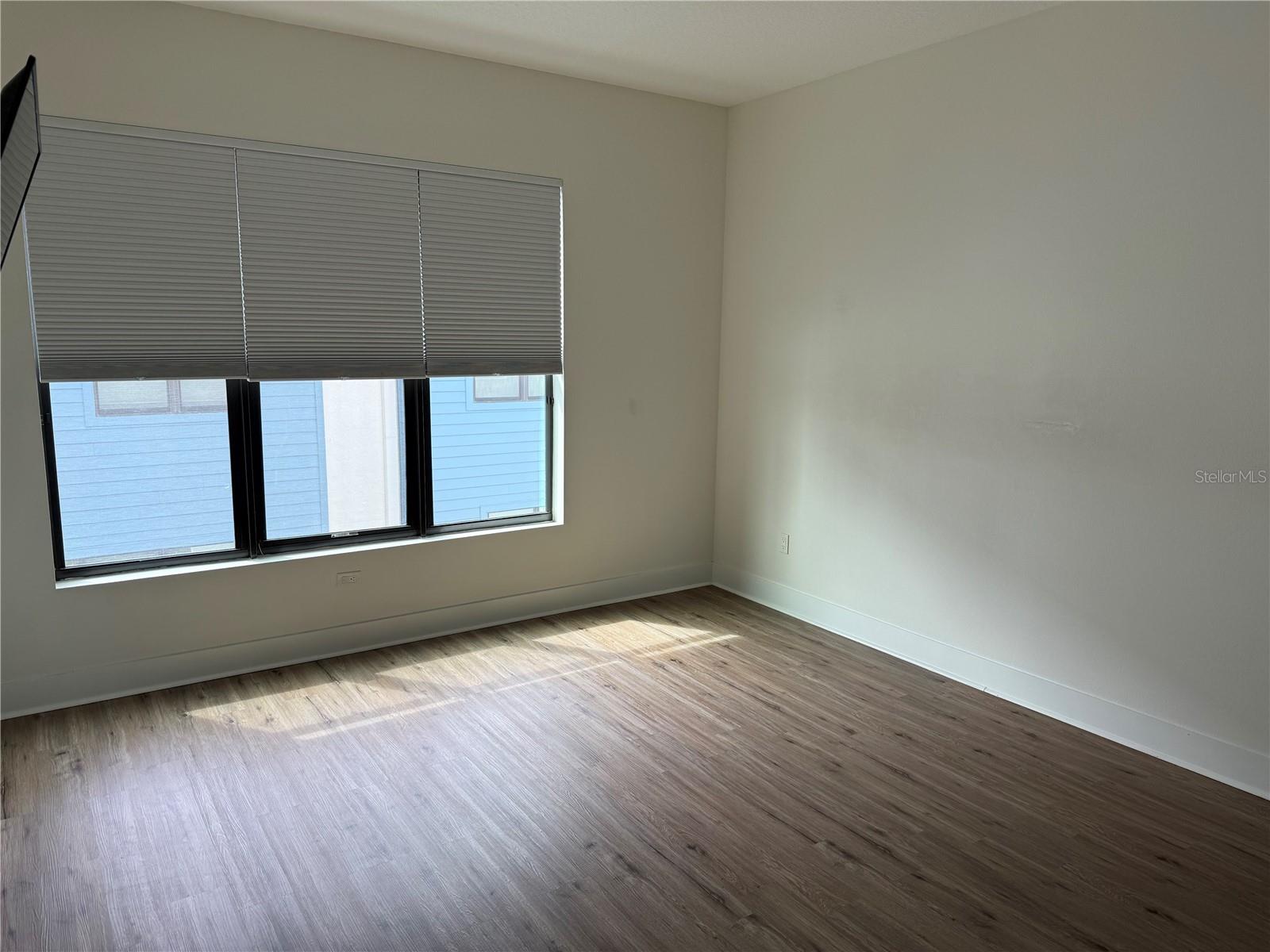 SOUTH WESTSHORE TWNHMS - Residential Lease