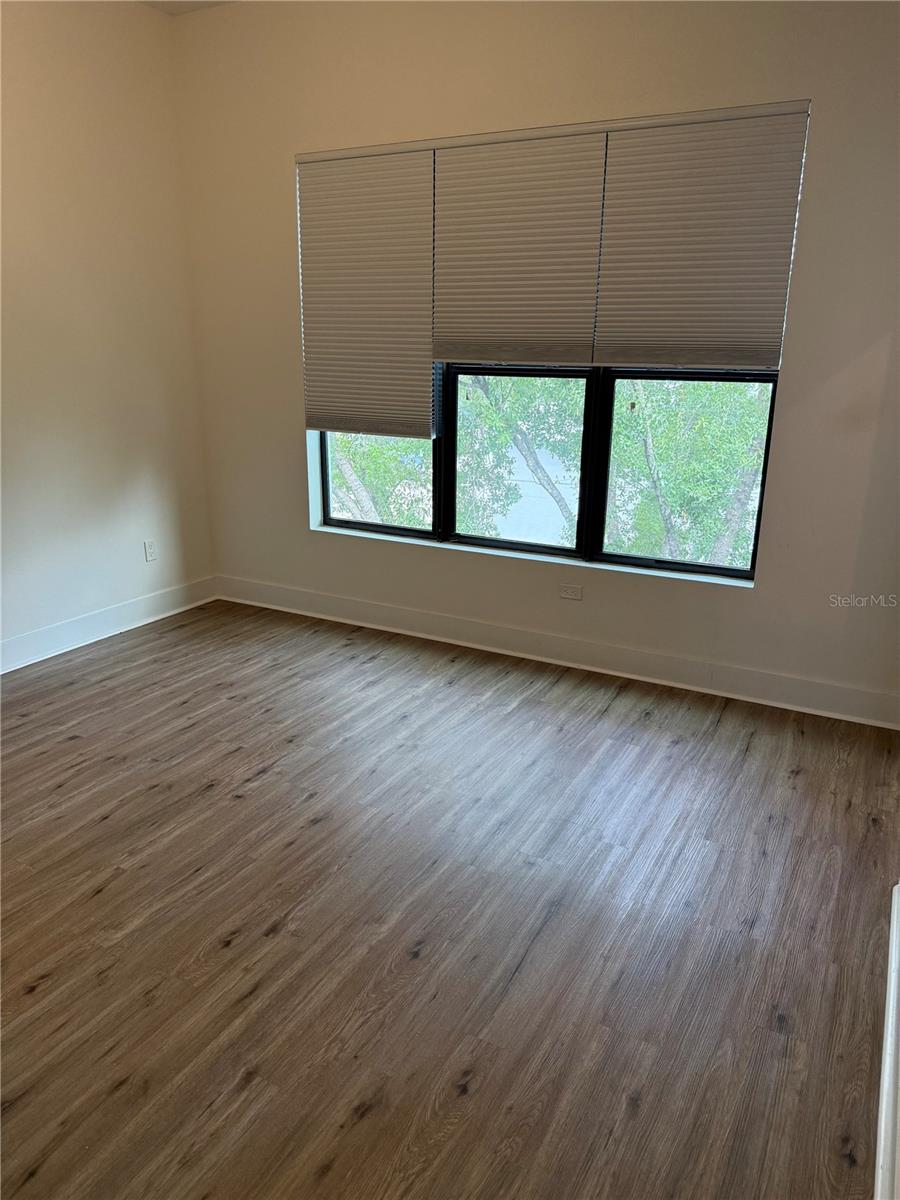 SOUTH WESTSHORE TWNHMS - Residential Lease