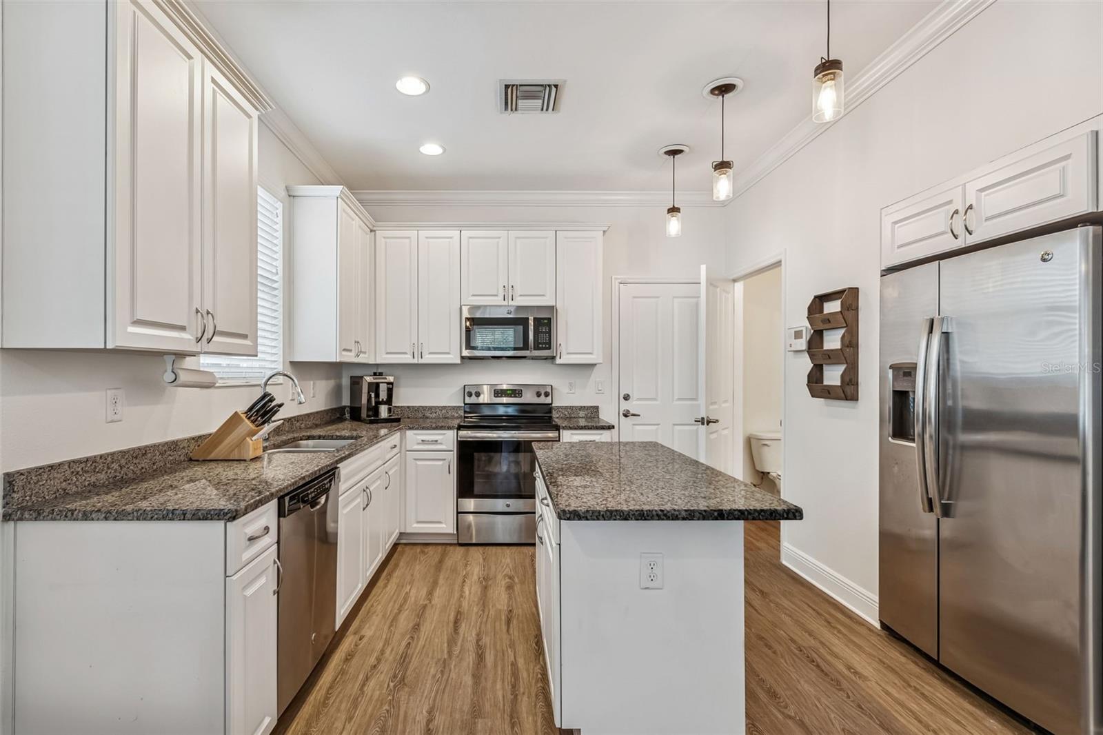 HAYES PARK VILLAGE - Residential