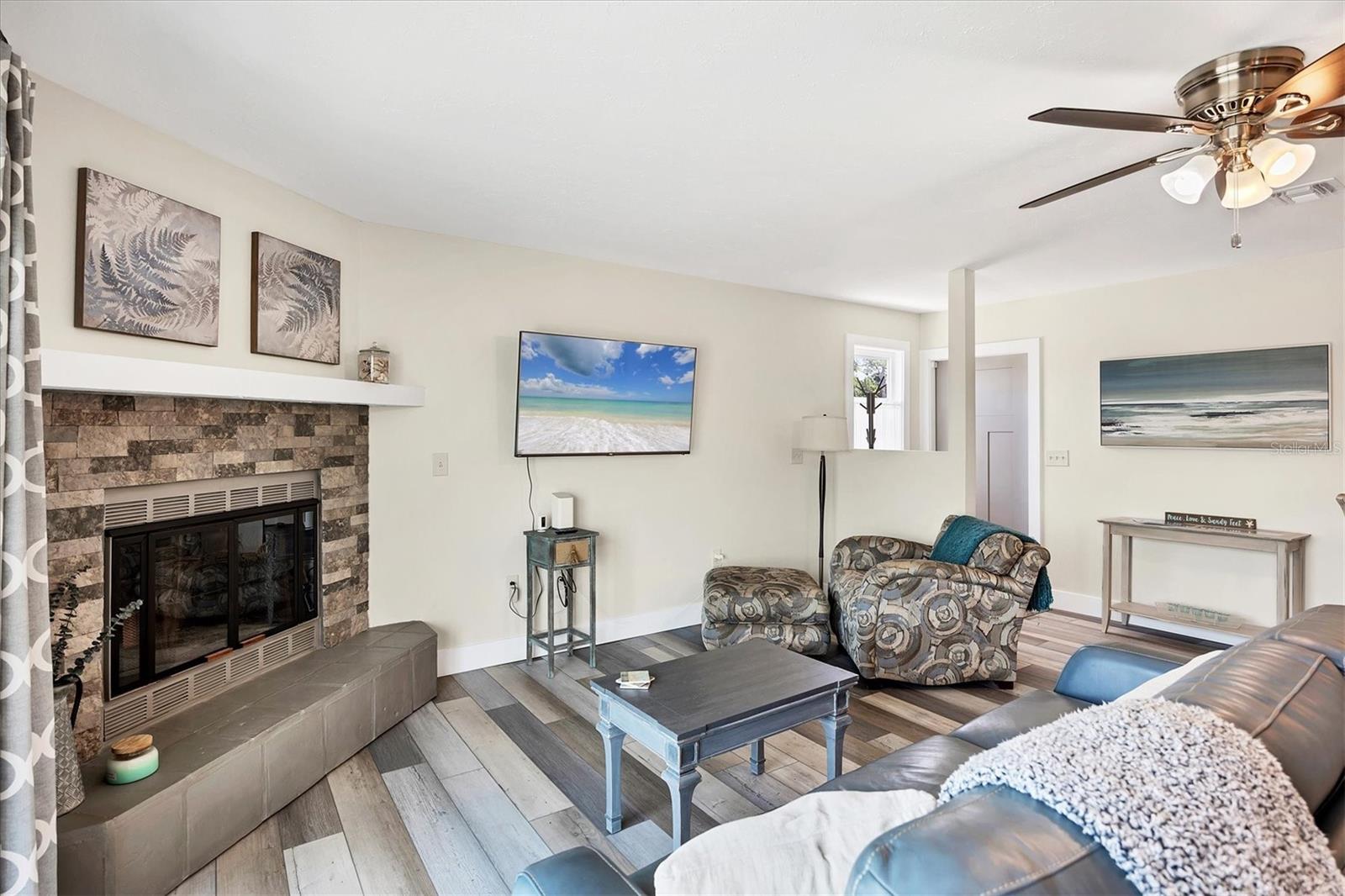 TYLER & DARLING ADD 01 - Residential Lease