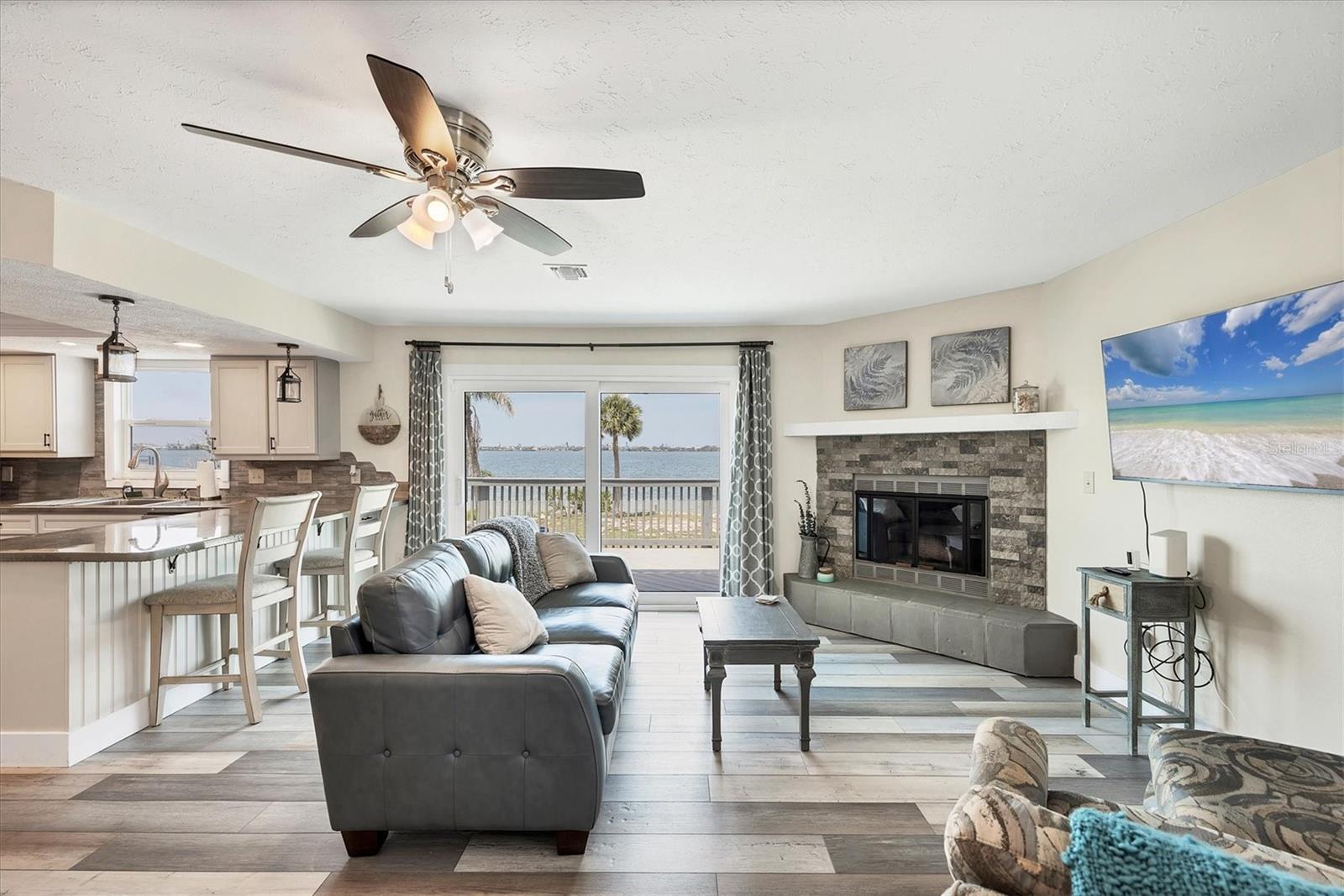 TYLER & DARLING ADD 01 - Residential Lease
