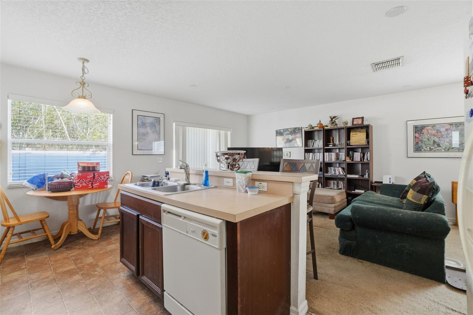 OAKCREST AT SOUTHMEADOW CONDOMINIUM - Residential