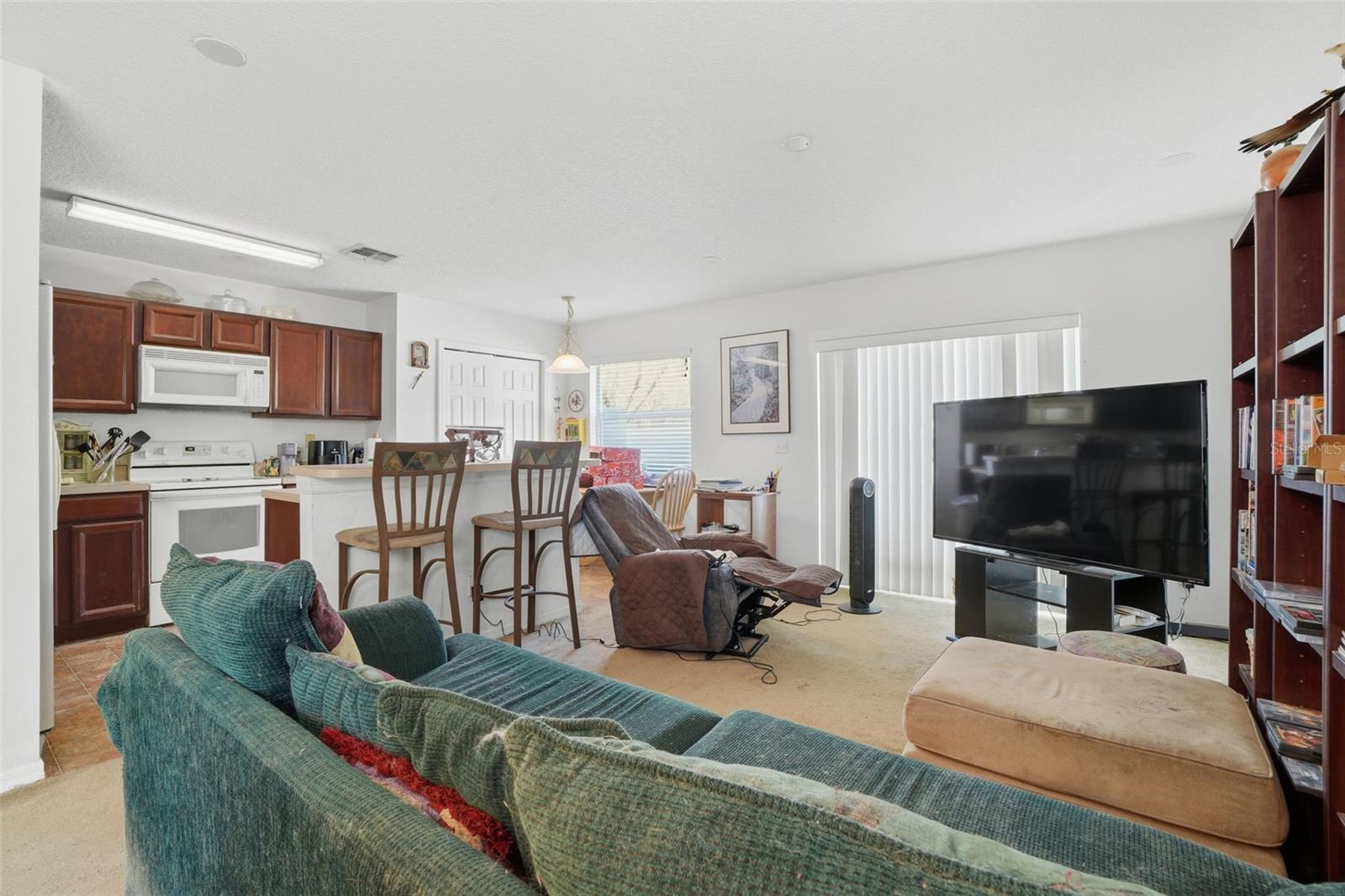 OAKCREST AT SOUTHMEADOW CONDOMINIUM - Residential