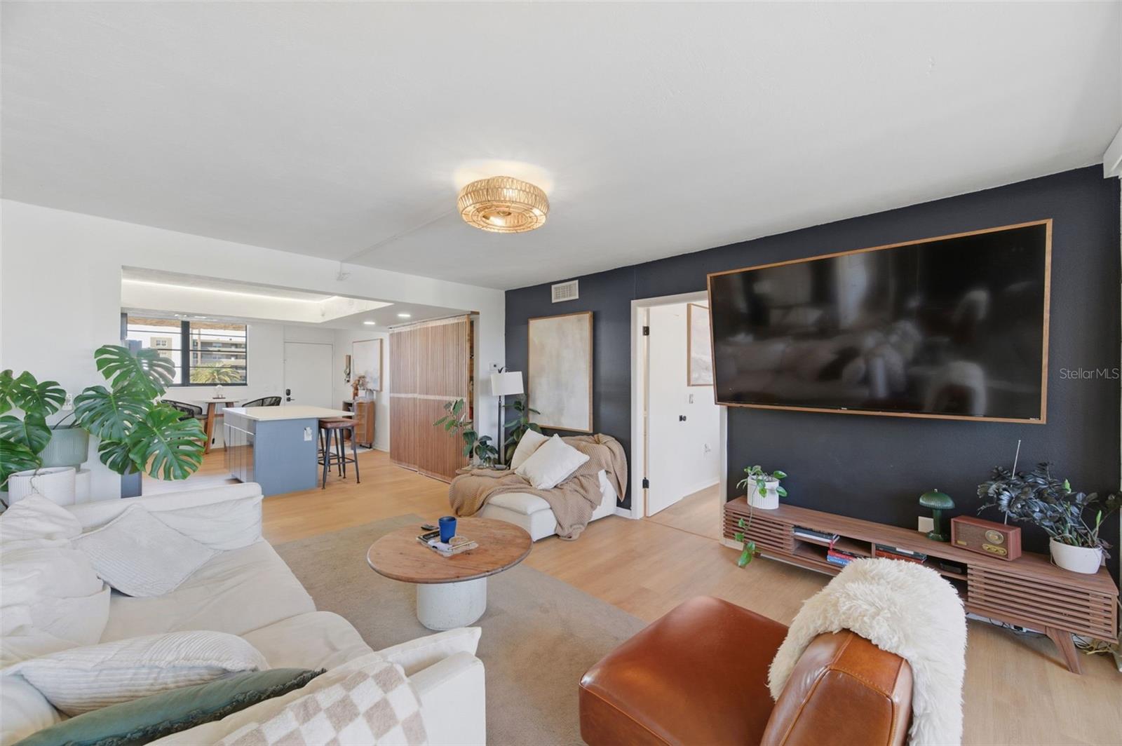 BAY MARINER THE CONDO - Residential