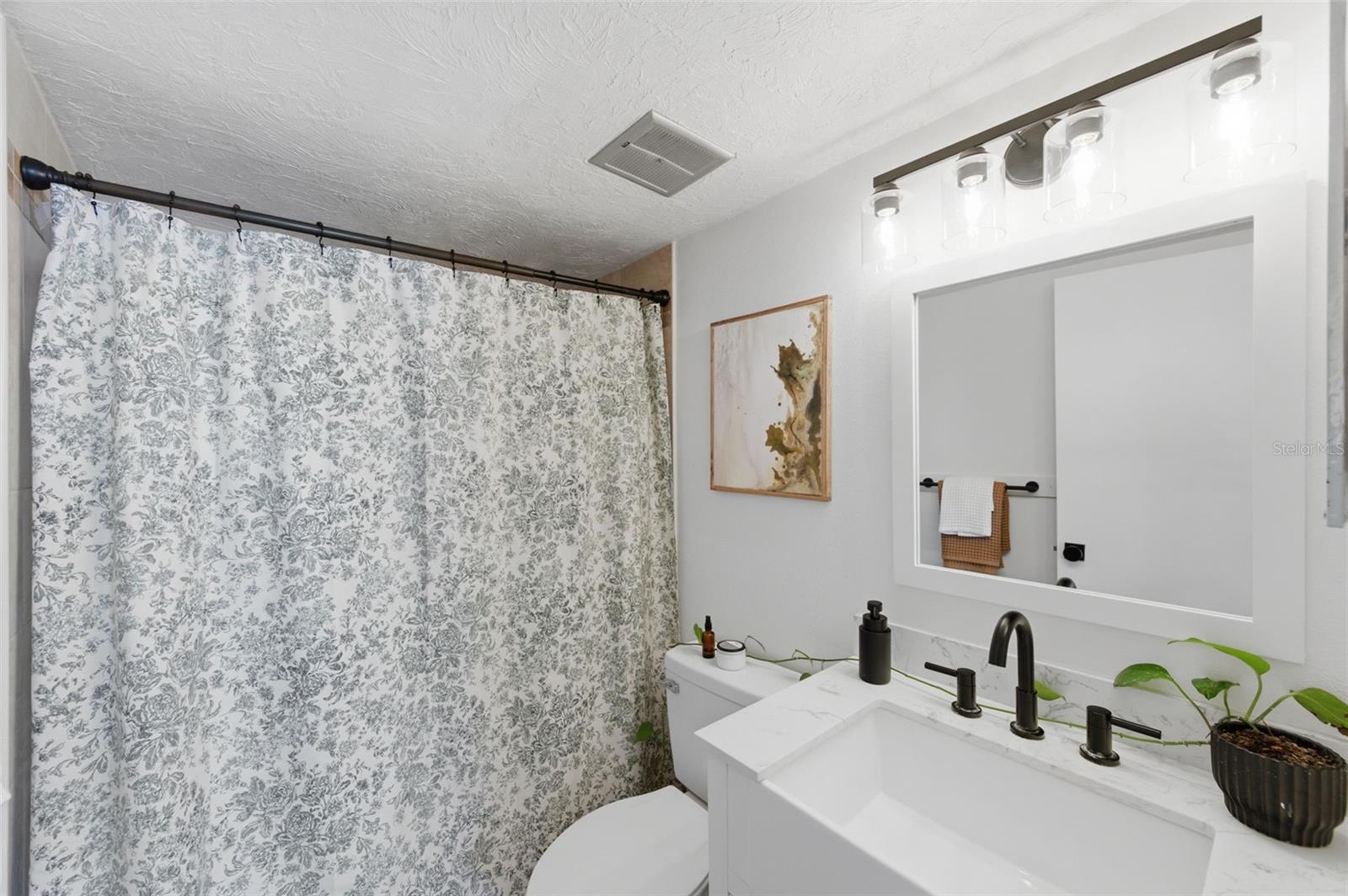 BAY MARINER THE CONDO - Residential