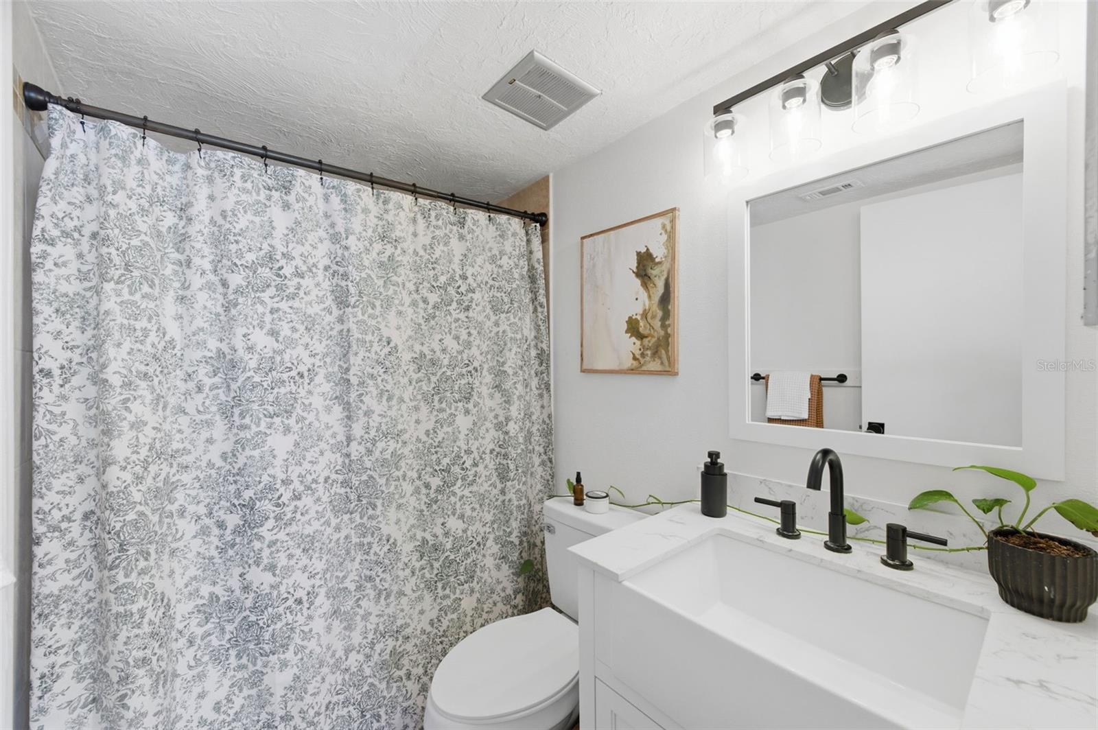 BAY MARINER THE CONDO - Residential