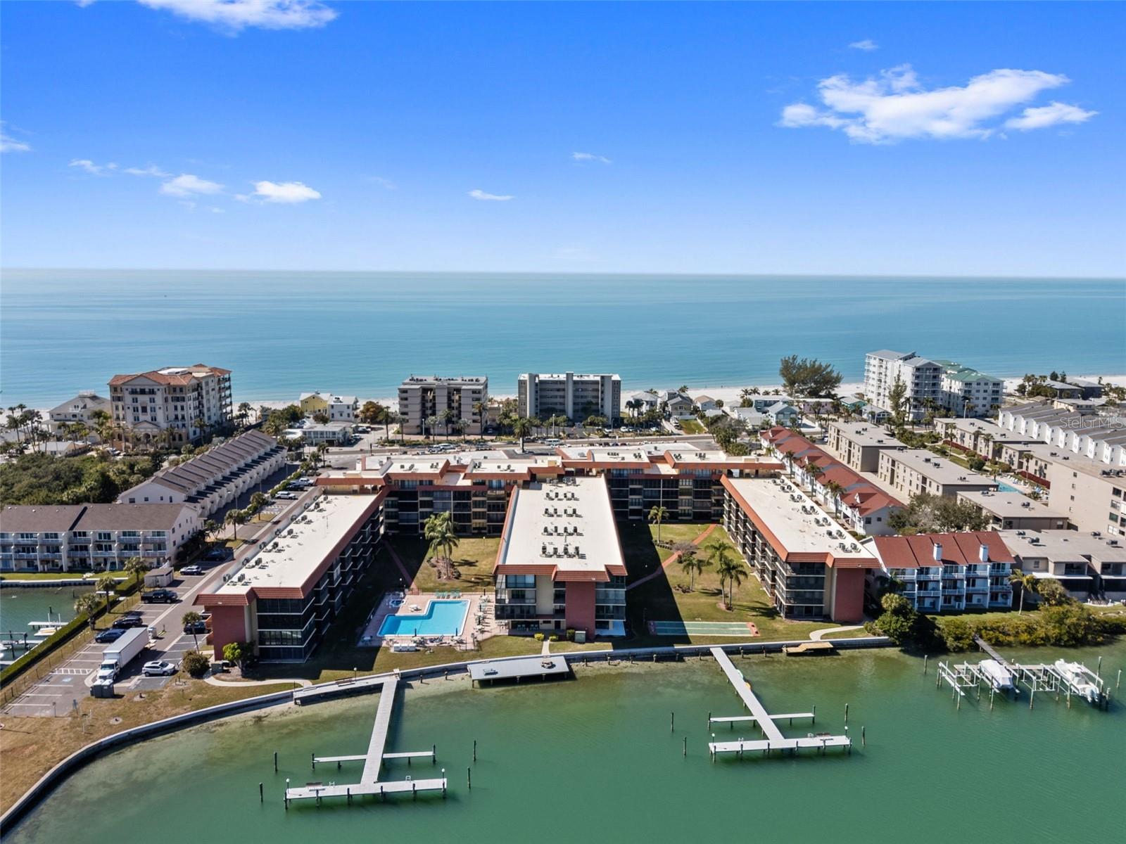 BAY MARINER THE CONDO - Residential