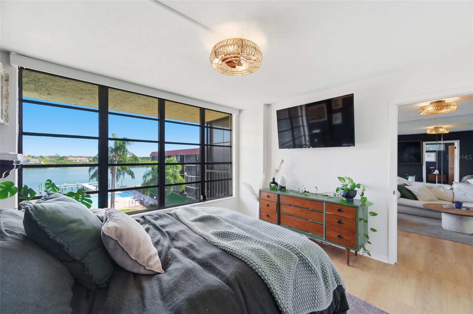 BAY MARINER THE CONDO - Residential