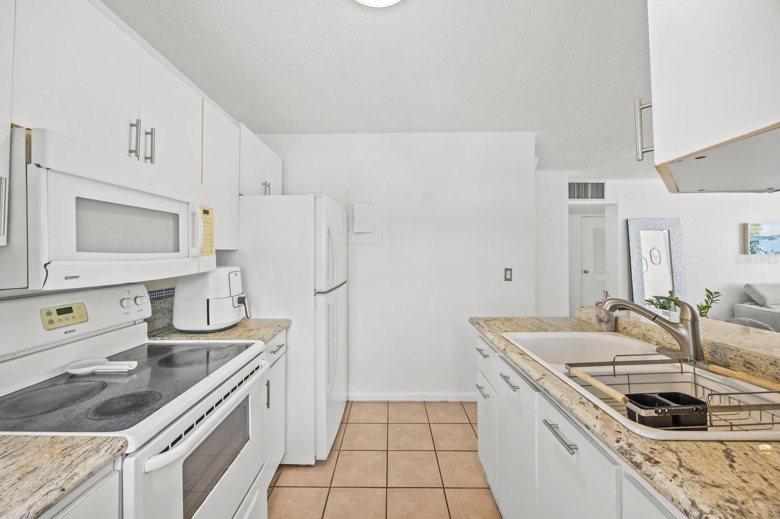 3409 AVE. ISLA VERDE 501