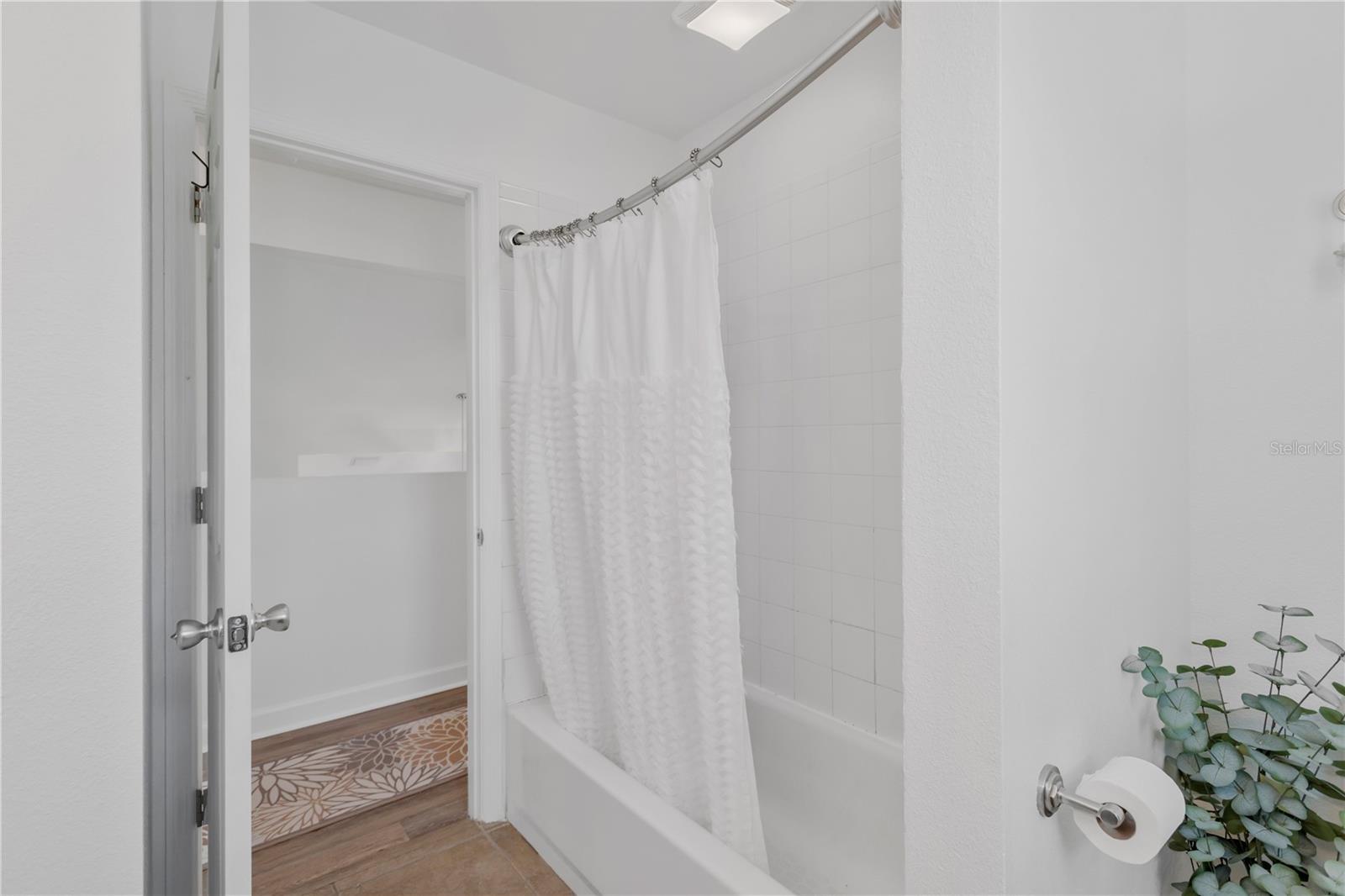 MEADOW POINTE - Residential