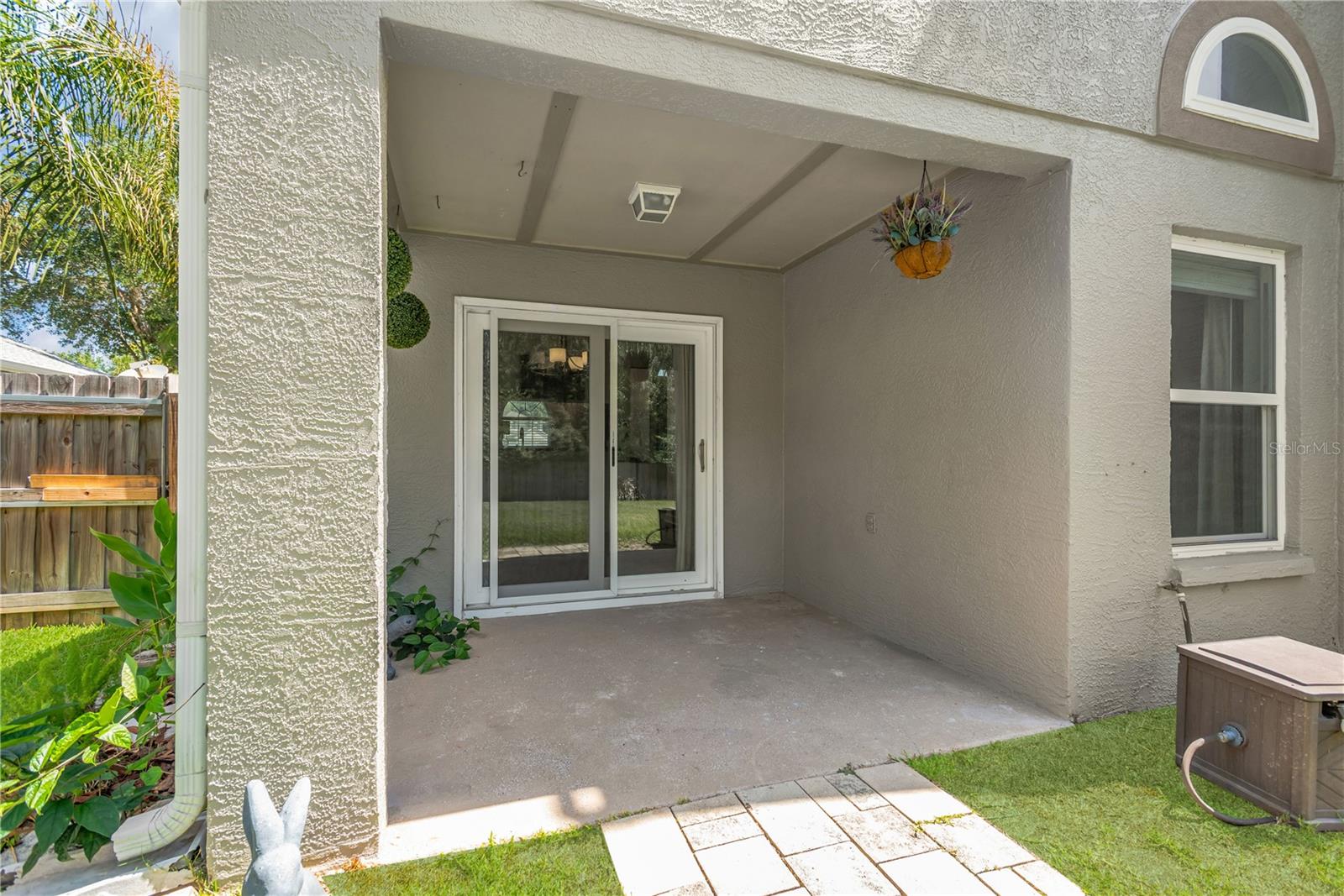 MEADOW POINTE - Residential