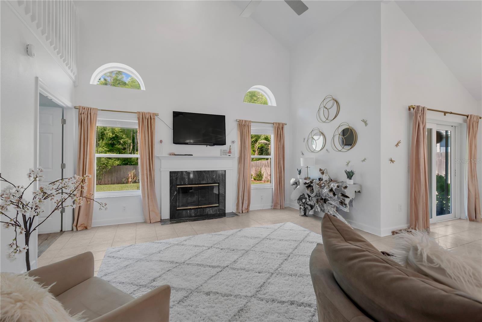 MEADOW POINTE - Residential