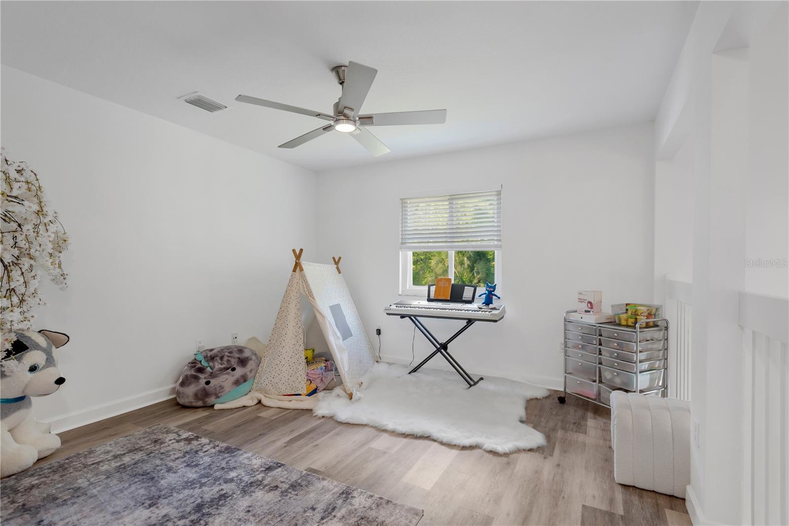 MEADOW POINTE - Residential