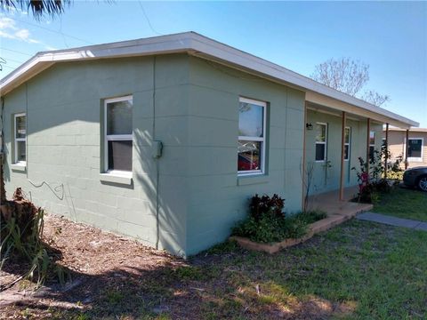 A home in PORT CHARLOTTE