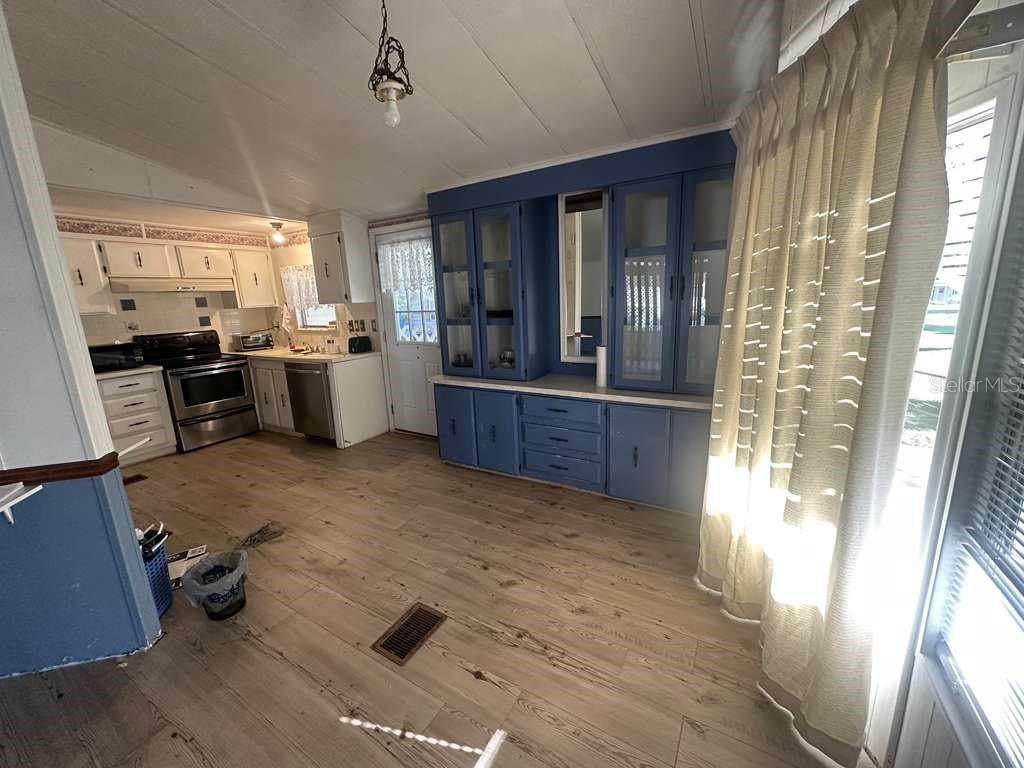 BANBURY VILLAGE CONDO - Residential