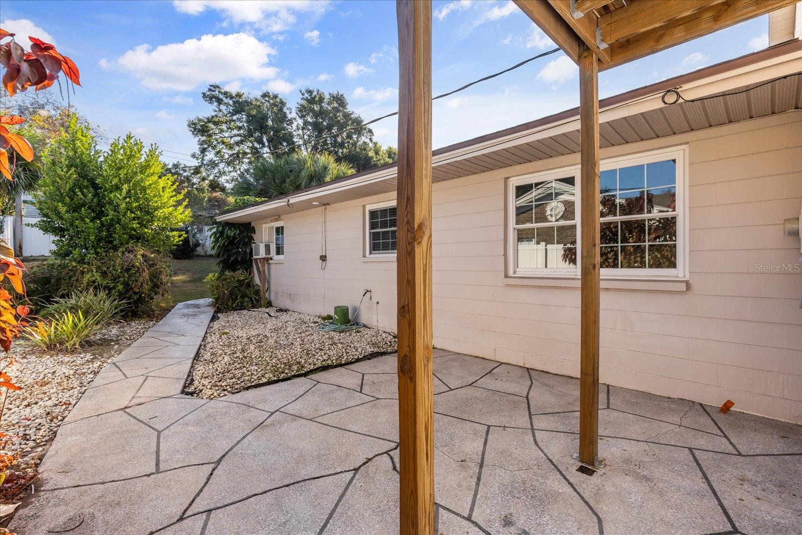 SANDRA HEIGHTS - Residential