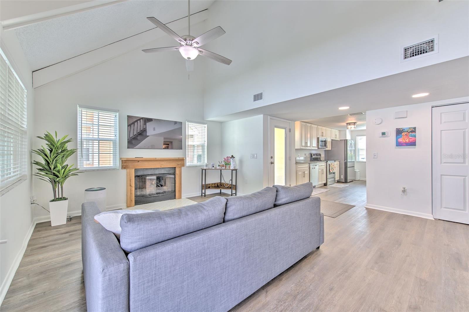 PINE GROVE CONDO AT BLOO - Residential