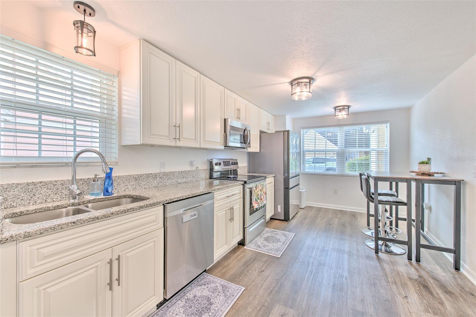 PINE GROVE CONDO AT BLOO - Residential