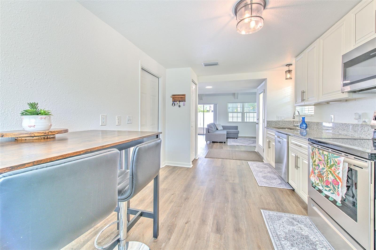 PINE GROVE CONDO AT BLOO - Residential