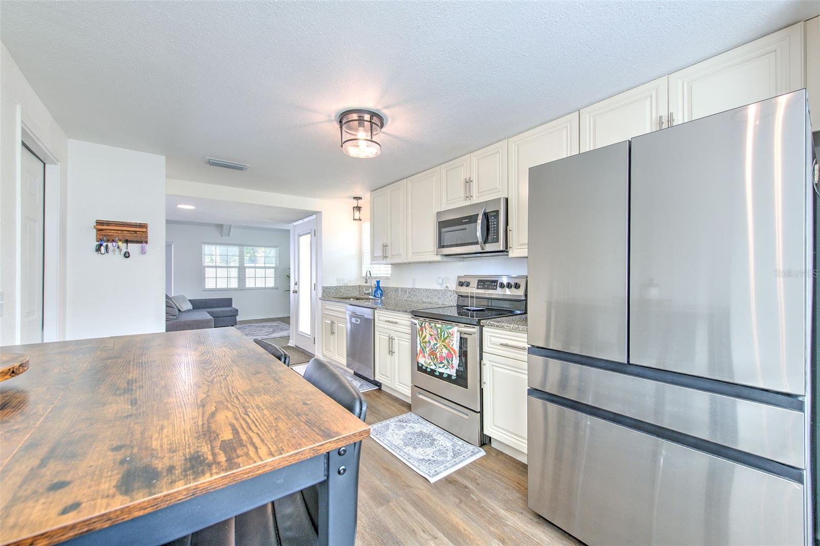 PINE GROVE CONDO AT BLOO - Residential