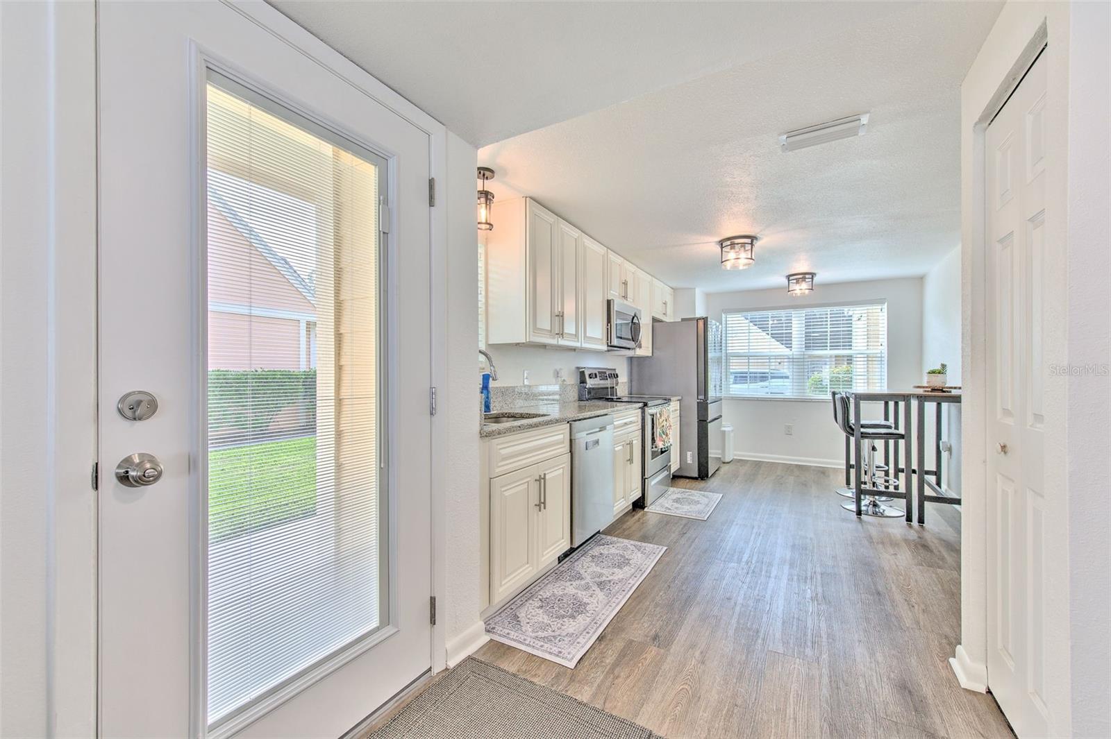 PINE GROVE CONDO AT BLOO - Residential