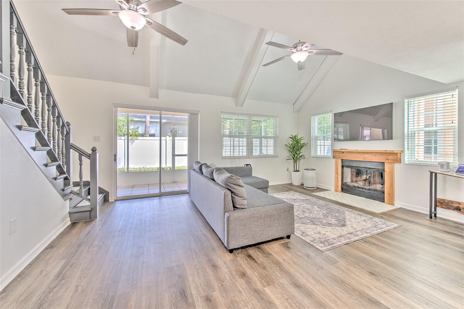 PINE GROVE CONDO AT BLOO - Residential