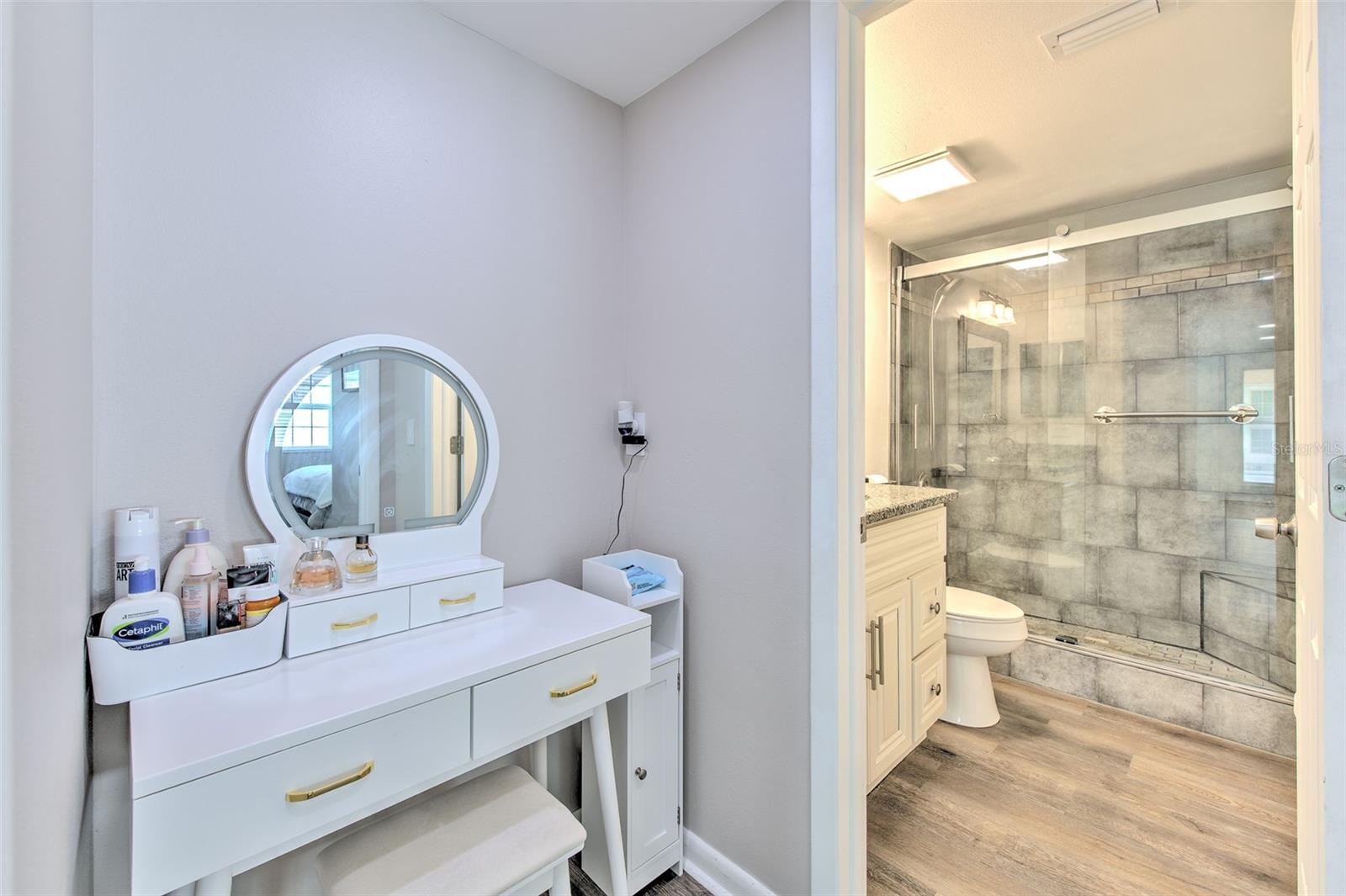 PINE GROVE CONDO AT BLOO - Residential